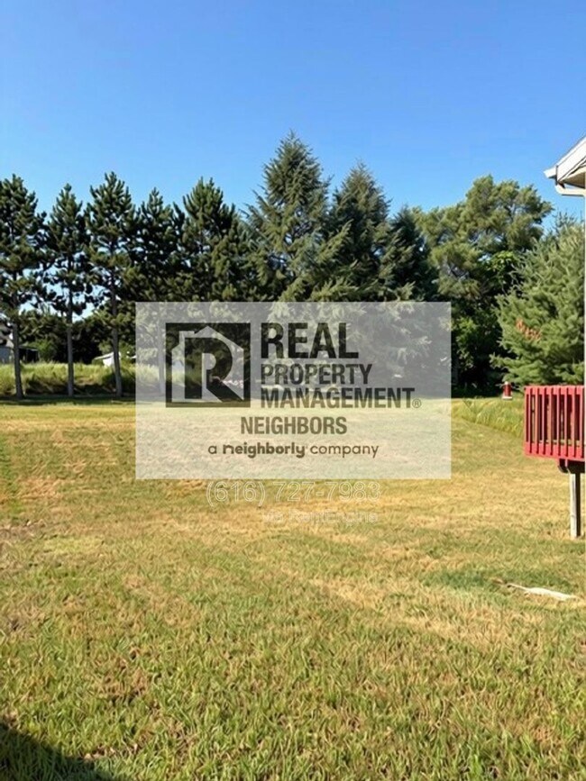 Building Photo - 1636 Northbend Dr NE