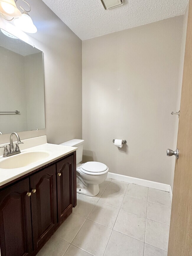 Building Photo - 15155 Seagull Dr