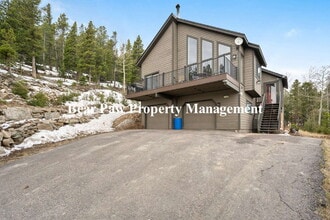 Building Photo - "Fully Furnished, Charming 3-Bed, 3.5 Bath...