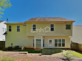 Building Photo - 107 W Cavendish Dr