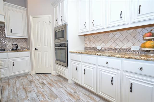 Building Photo - 3207 Pampa
