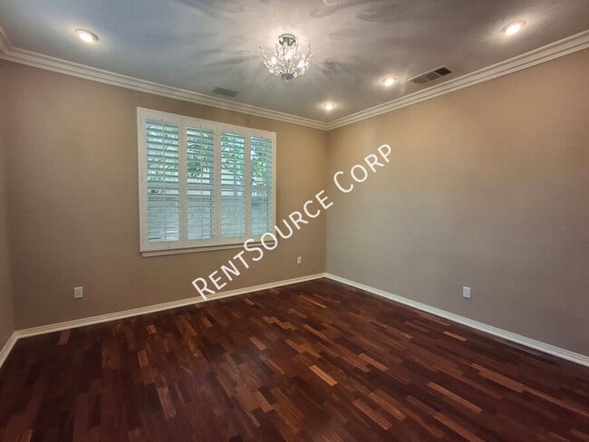 Building Photo - 27046 Maple Tree Ct