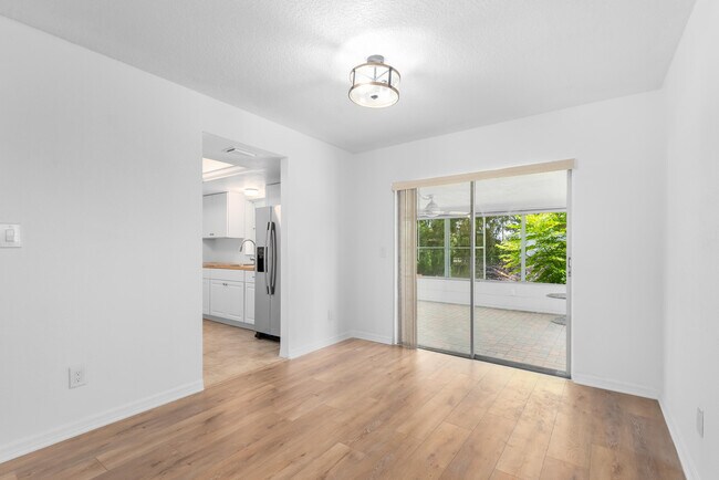 Building Photo - 6143 Tanglewood Dr NE
