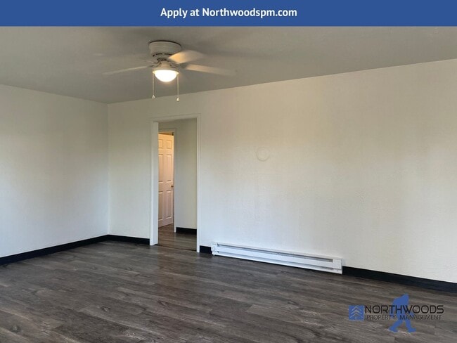 Building Photo - Nice 2 bedroom, 1 bathroom home close to everything in Central Point!!!