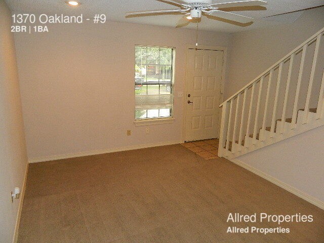Building Photo - NEAR CAMPUS | NICE SKYLIGHT AND PATIO
