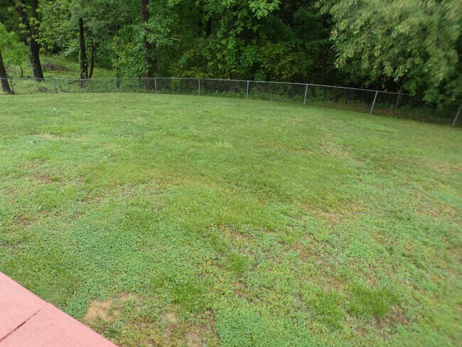 Building Photo - 10451 Edgehill Ln