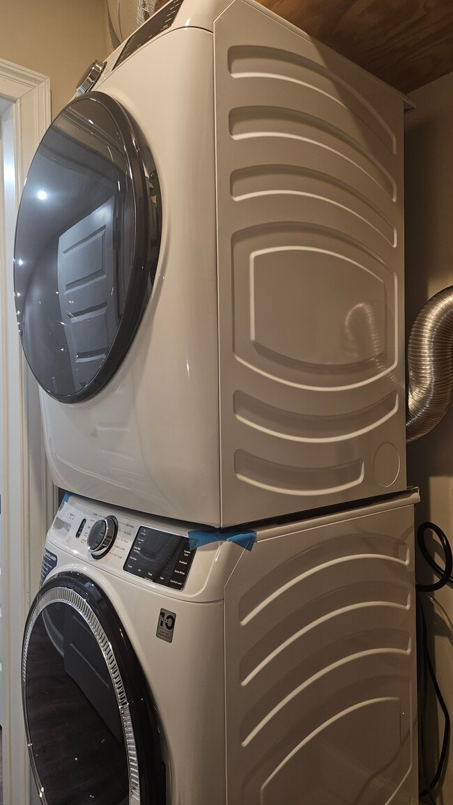 Building Photo - 5426 Boreal Way SW