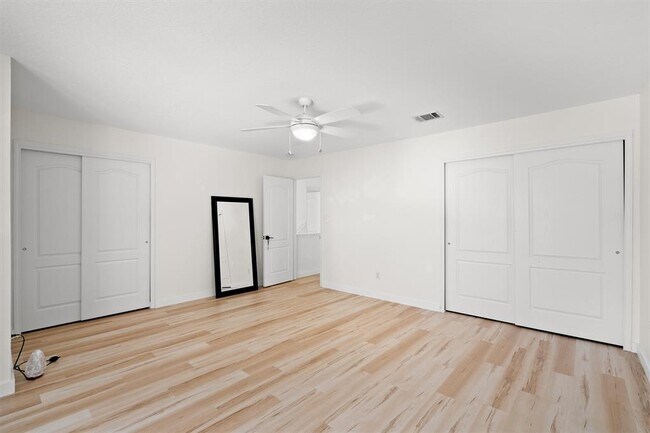 Building Photo - 8353 Steamline Cir