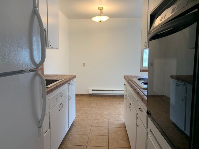 Building Photo - 1 bed / 1 bath at the Lydia in Ballard