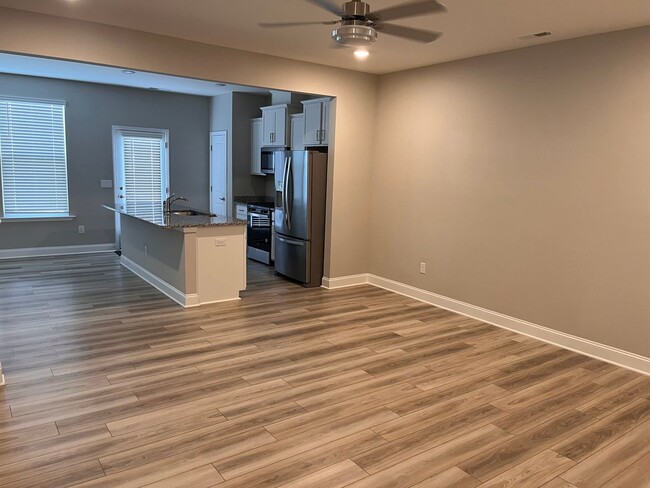 Building Photo - New 3 Bedroom 2.5 Bathroom Townhouse with ...