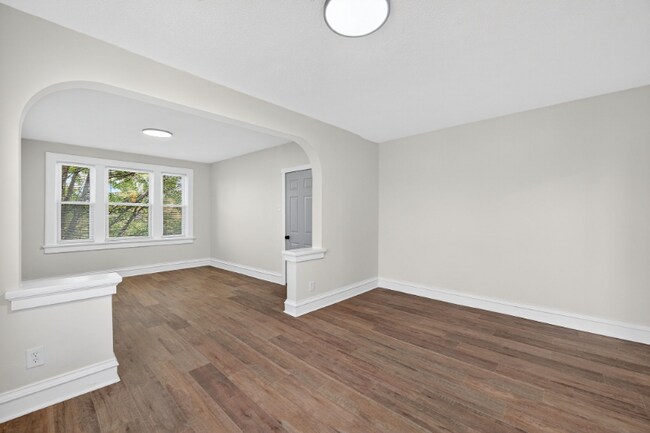 Building Photo - 5803 S Kings Highway Blvd