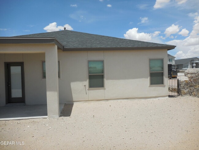 Building Photo - 12800 Giovanni Grajeda Ave