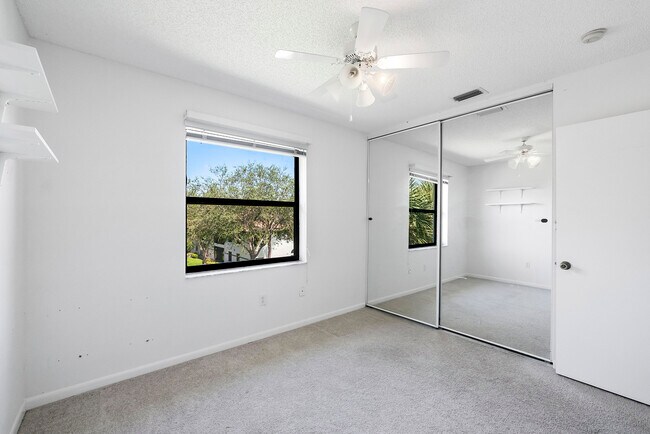 Building Photo - 5153 Floria Dr