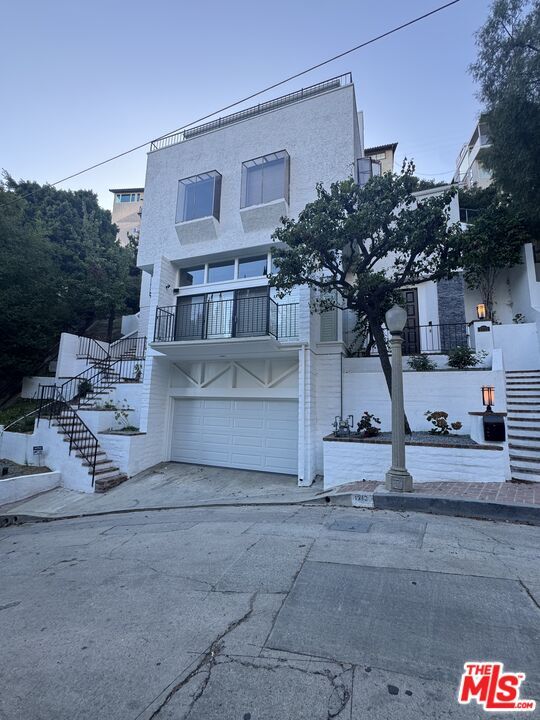 Primary Photo - 1713 Queens Ct