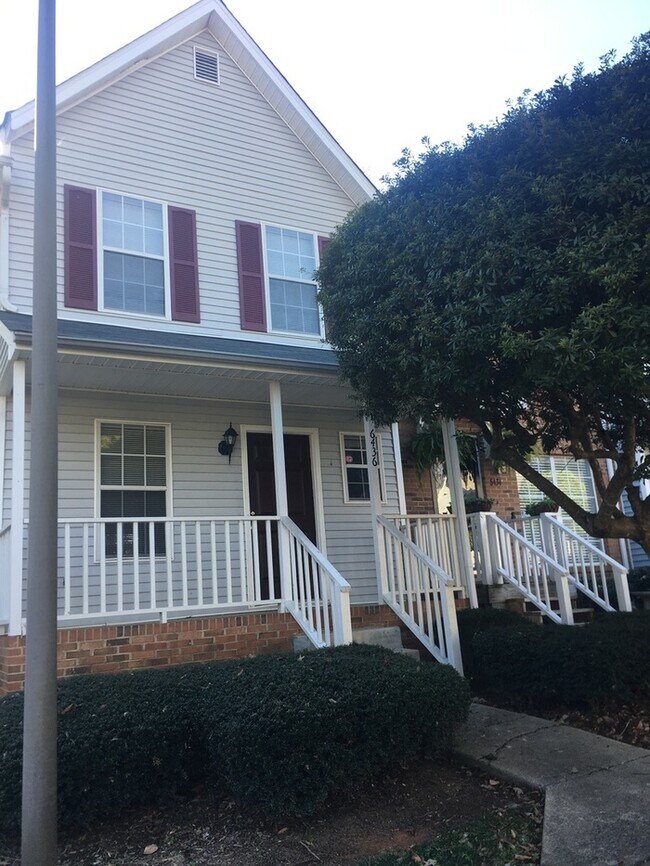 Primary Photo - Spacious Townhouse in Windsor Gate