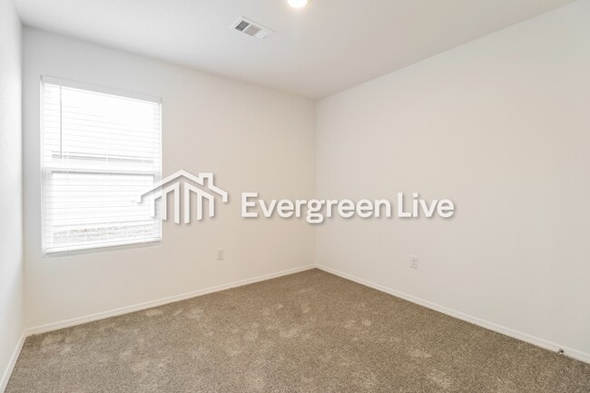 Building Photo - 167 Meadow Dr