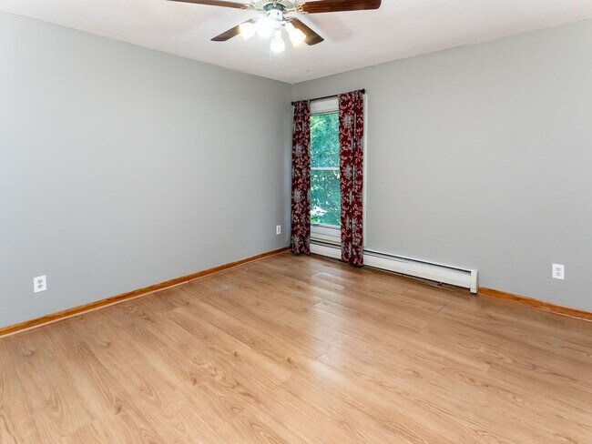 Building Photo - Charming One Bedroom In Roseville