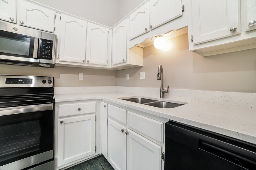 Building Photo - 7907 Tankard Dr