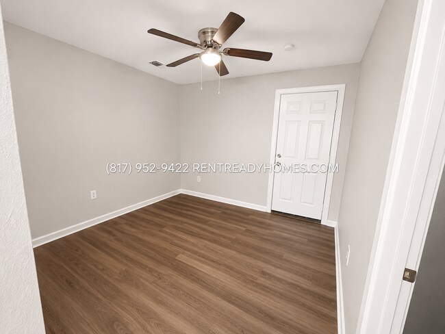 Building Photo - 903 Progreso Dr