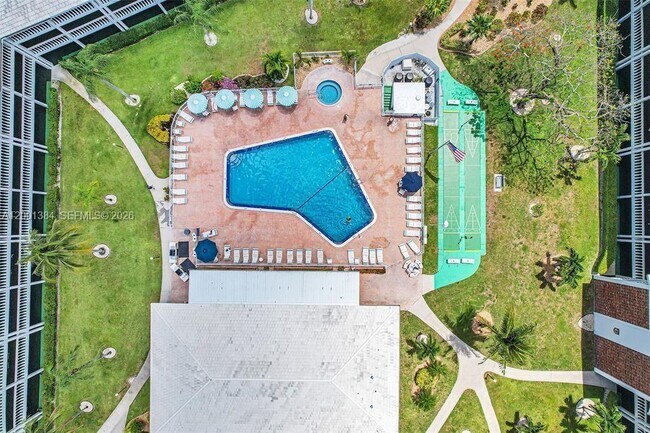 Building Photo - 5201 NE 24th Terrace