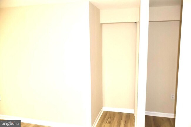 Building Photo - 147 Deacon Rd