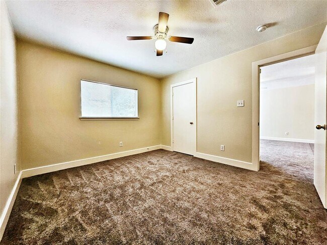 Building Photo - 6106 Spruce Bough Ct
