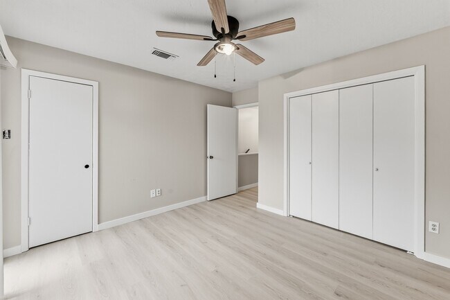 Building Photo - 2521 Crosstimbers Dr