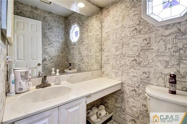 Building Photo - 1502 Timber Oaks Rd