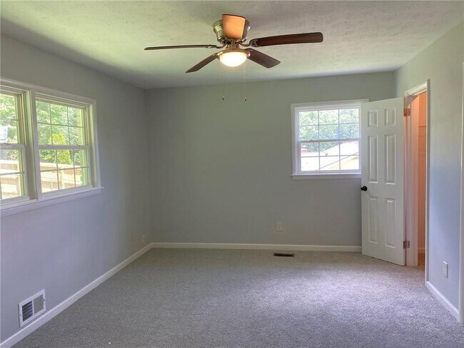Building Photo - 2251 S Hairston Rd