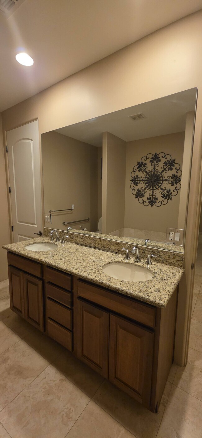 Building Photo - 13401 N 18th St