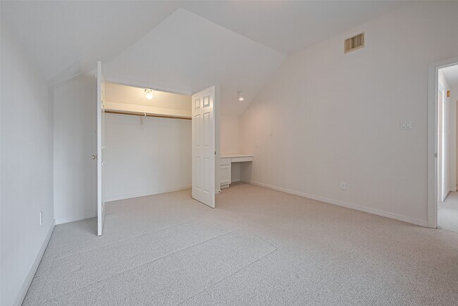 Building Photo - 36 Watermill Pl