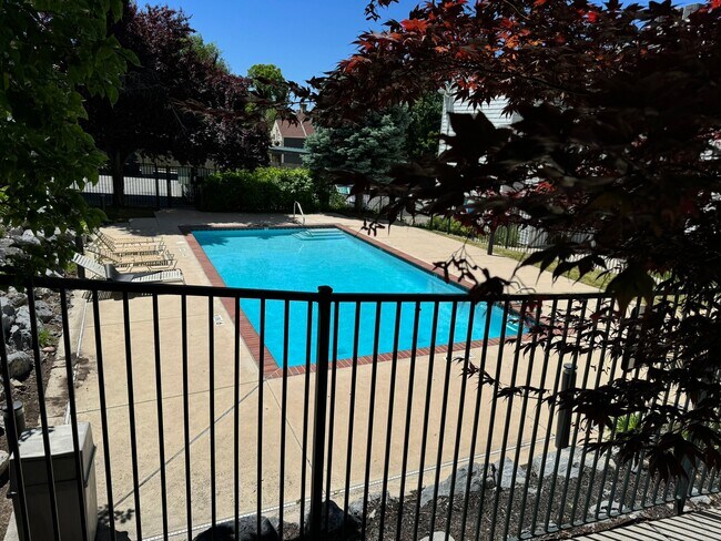 Building Photo - 543 S 900 E