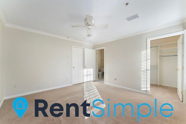 Building Photo - 3631 Madison Ln