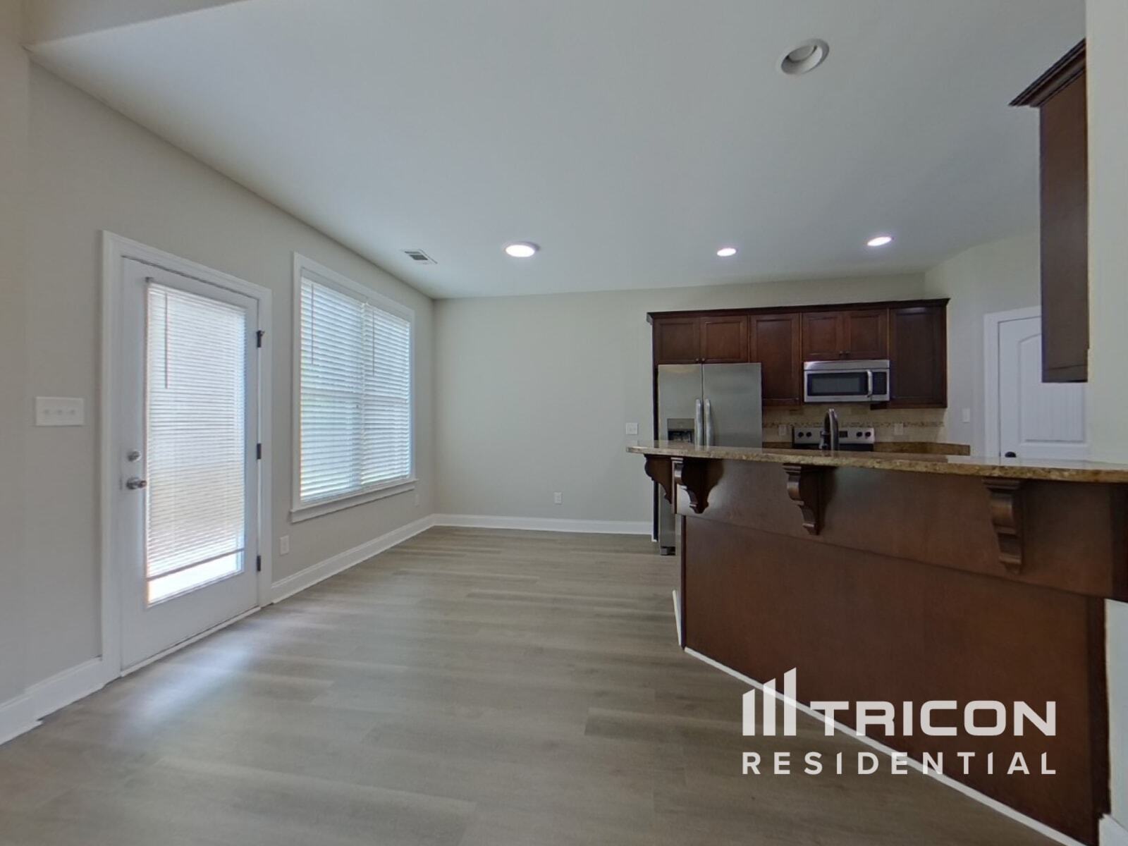Building Photo - 286 Palamon Dr