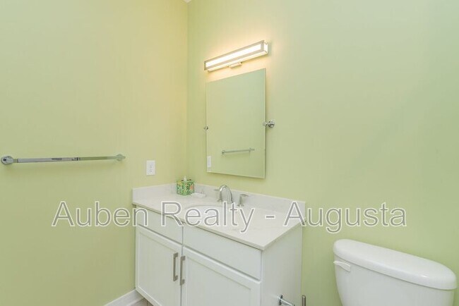 Building Photo - 111 Railroad Ave