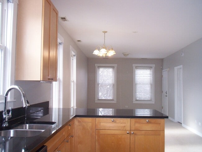 Building Photo - 1419 Darrow Ave