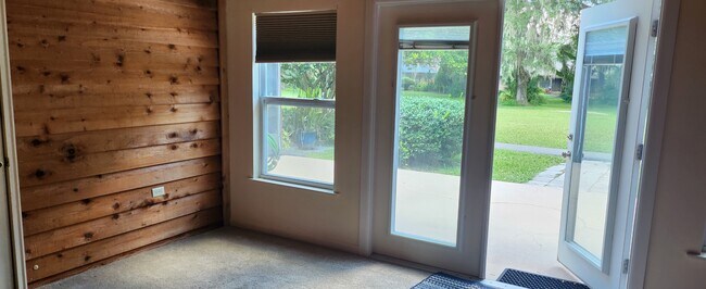 Building Photo - 35097 Whispering Oaks Blvd
