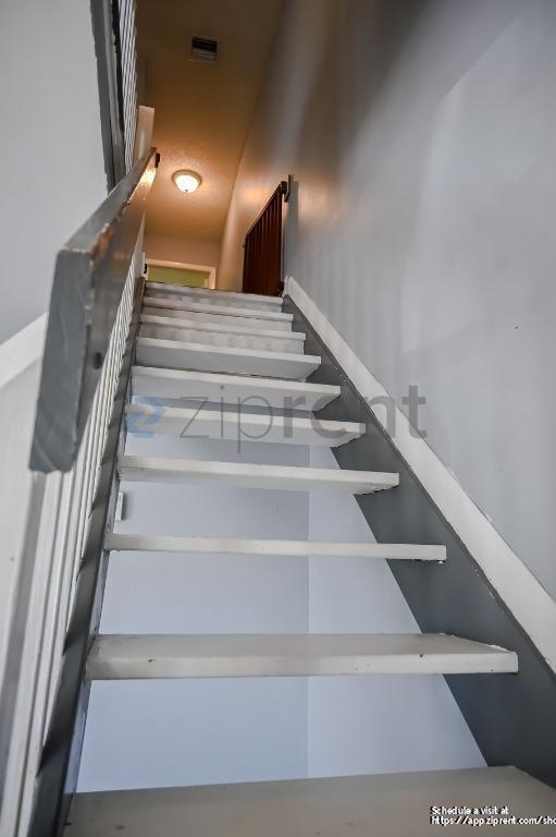 Building Photo - 9761 Riverside Dr