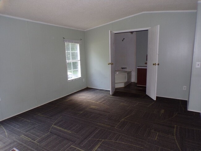 Building Photo - 2255 Fairfax Bypass