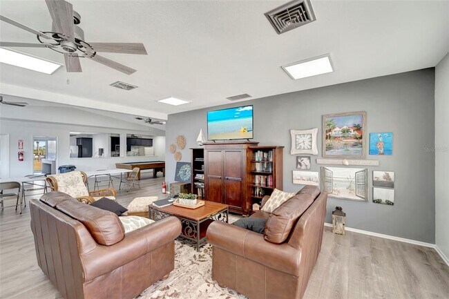 Building Photo - 6699 San Casa Dr
