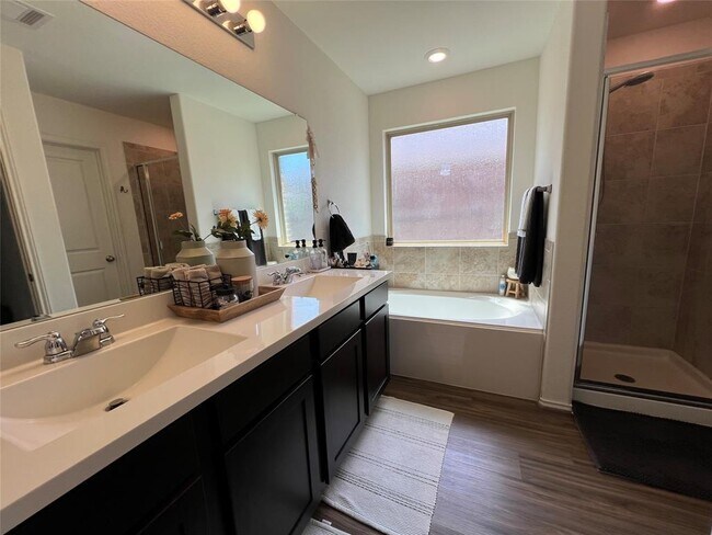 Building Photo - 1224 Matt Ln