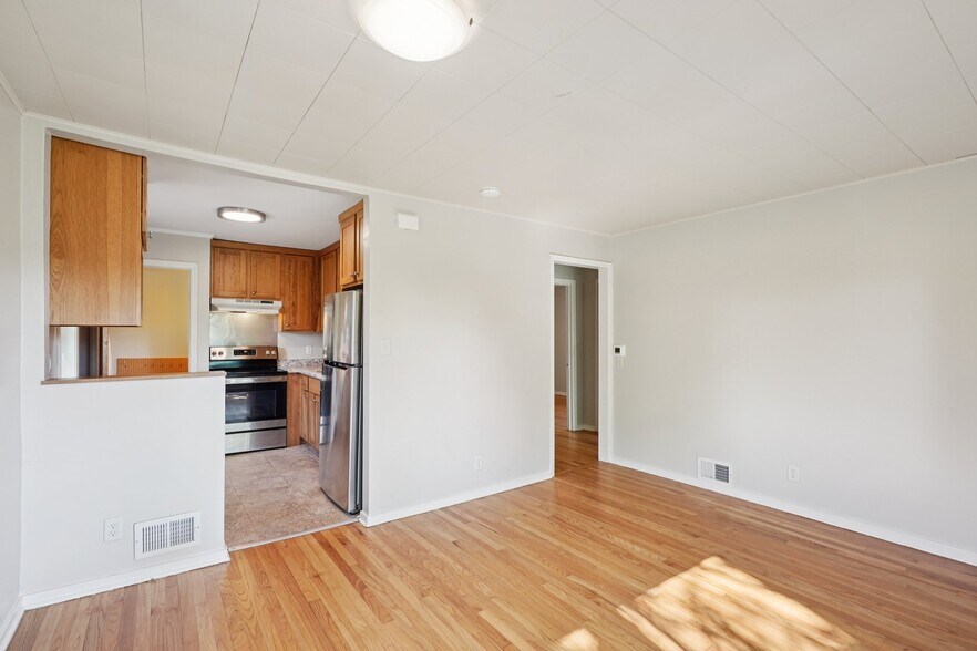 Building Photo - 1118 Lorraine Dr