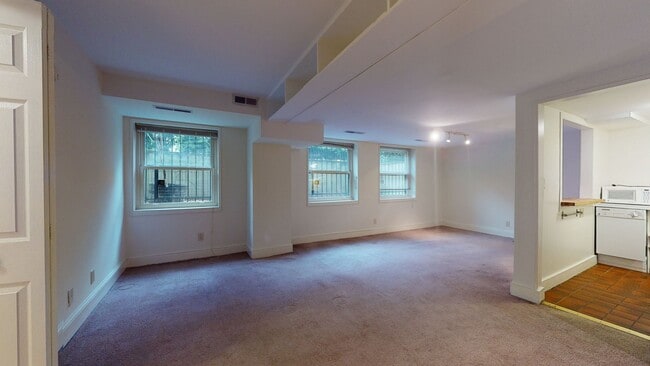 Building Photo - Kalorama Neighborhood Studio Apartment for Rent W/Stacked Washer & Dryer In Unit, Bike Storage, &...