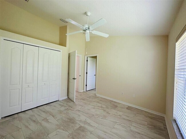 Building Photo - 14017 Wenzel Ave