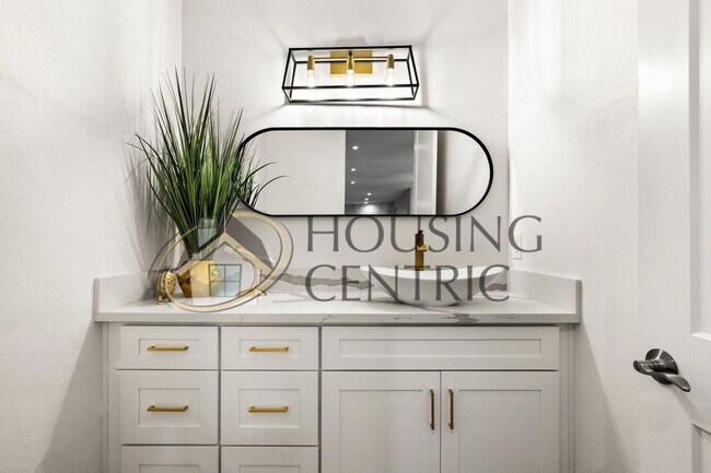 Building Photo - Breathtaking Luxury Custom Rental in Guard Gated Serrano Golf Community!!