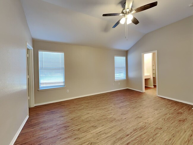 Building Photo - Darling Home in Keller ISD! READY FOR MOVE...