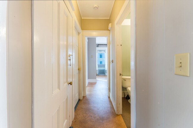 Building Photo - 96 Broadway