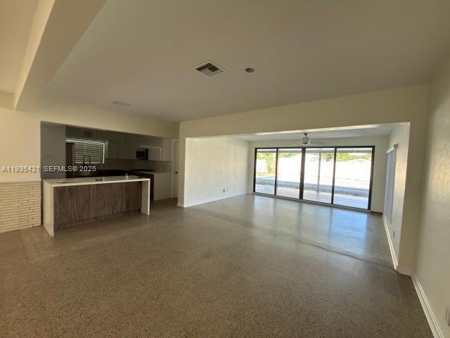 Building Photo - 860 W Dayton Cir