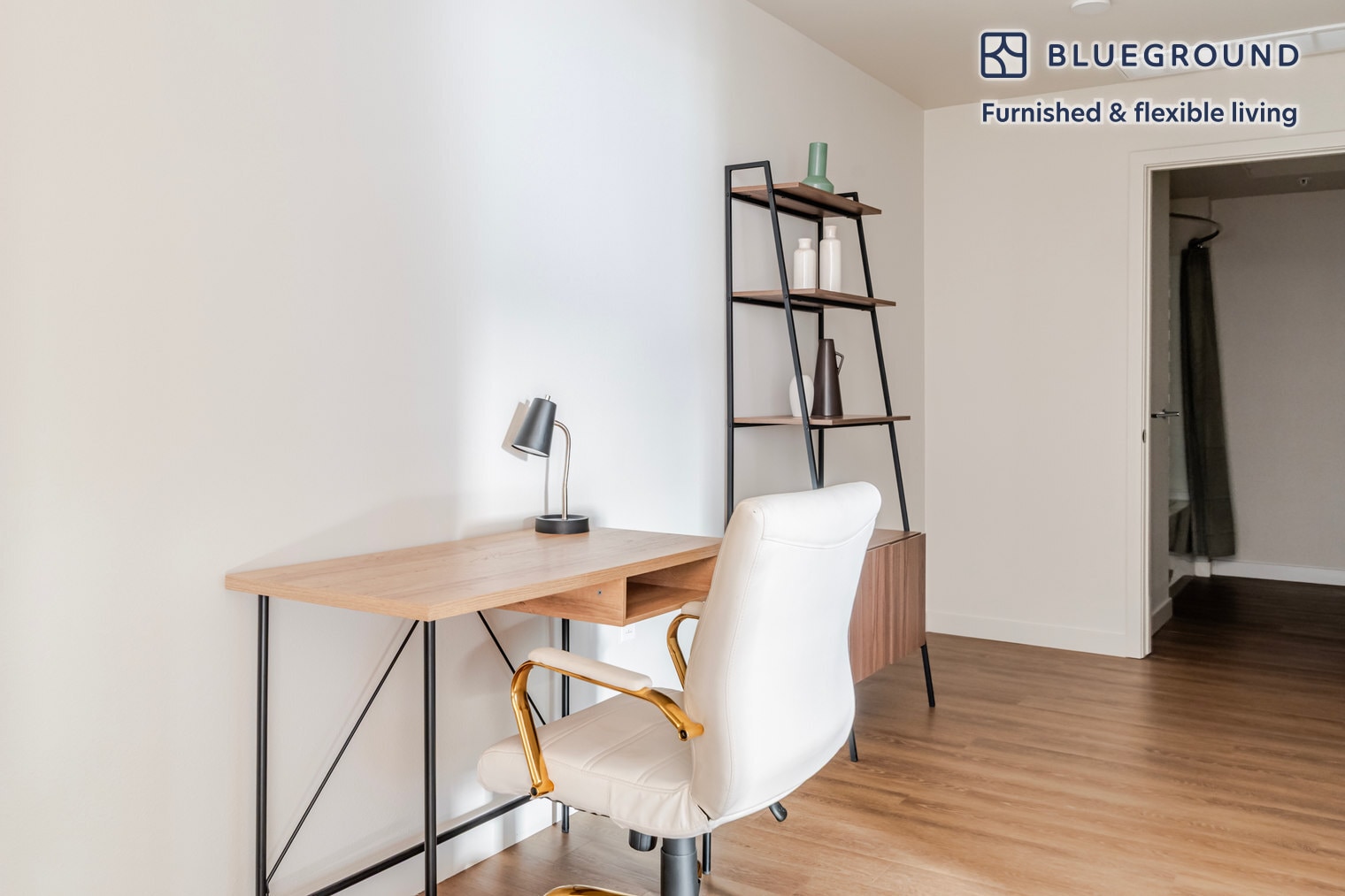 Building Photo - 2333 Calle Del Mundo