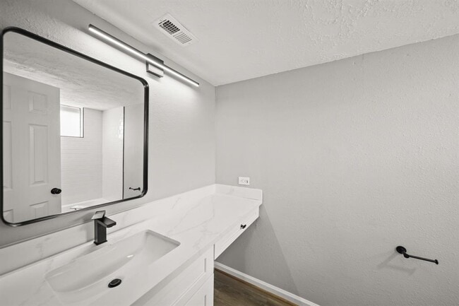 Building Photo - 13835 Templar Ln